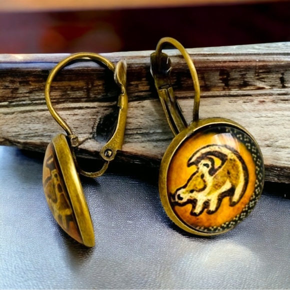 New Disney’s Lion King Simba Handmade Antique Gold Plated Earrings - Picture 2 of 2